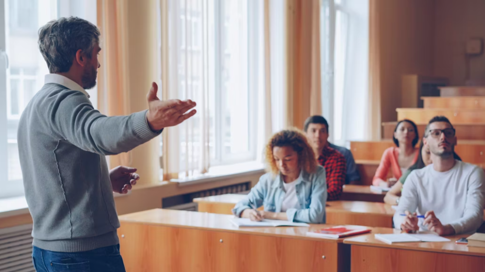 Caption contest by Steering, a students' career guidance and counselling service for selecting college, courses, and careers in Chandigarh, Mumbai, Pune, Hyderabad, and anywhere in India.